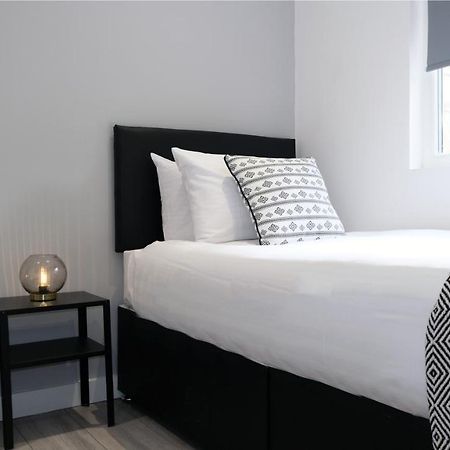 The Kop End Hotel By Serviced Living Liverpool Kültér fotó